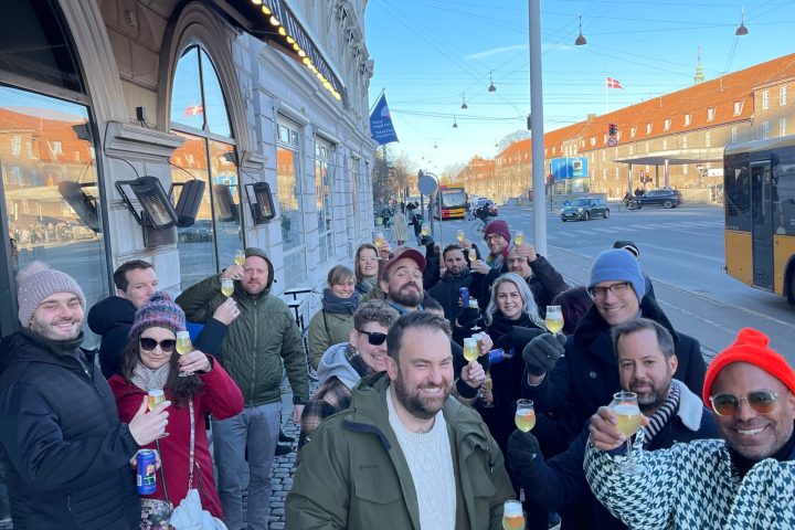 Gruppe til ølsmagning og true crime på BeerWalk
